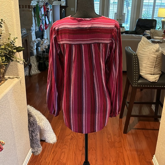 Beautiful Savanna Jane hot pink long sleeve top with fabulous embroidery. NWT - Picture 2 of 2